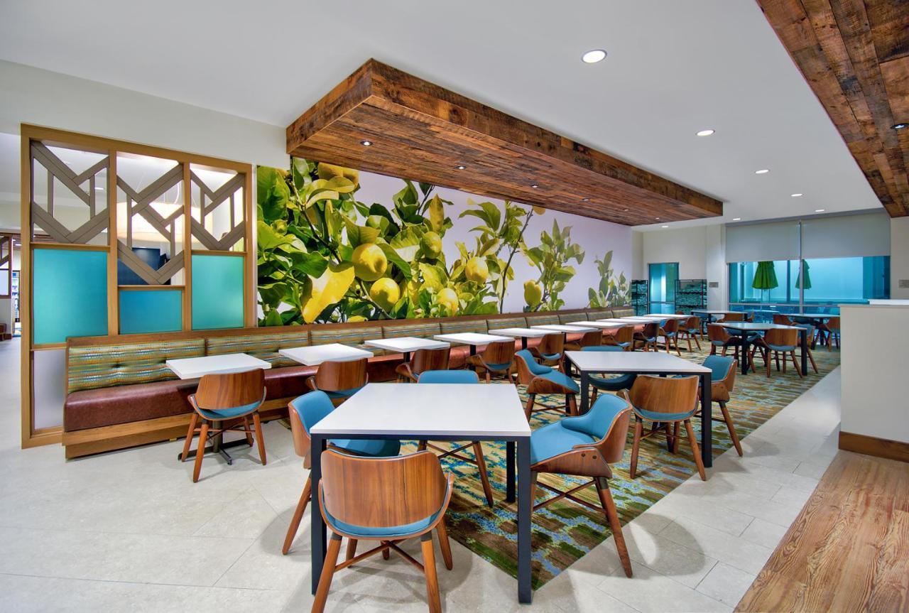 Fairfield By Marriott & Orlando At Flamingo Crossings Town Center Hotel 3*
