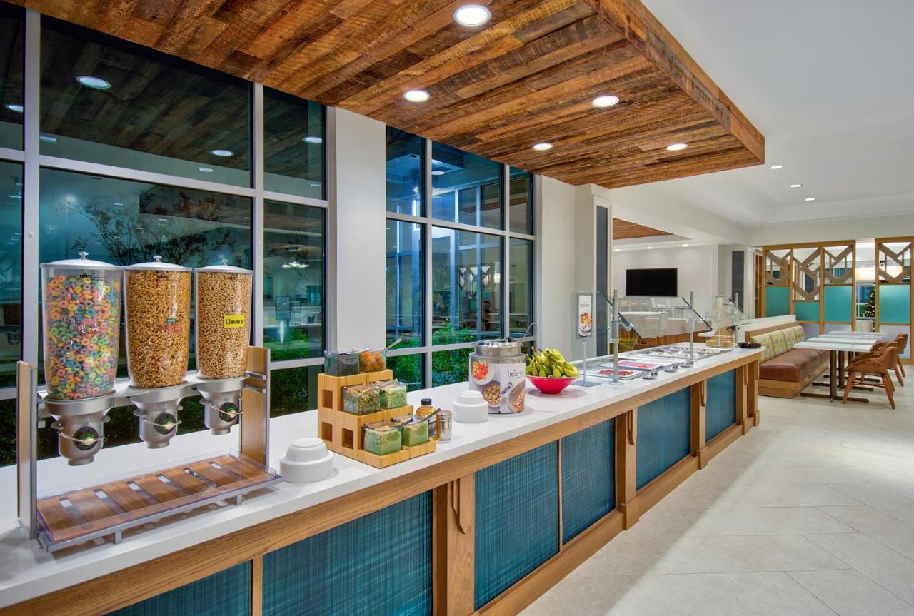 Hotel Fairfield By Marriott & Orlando At Flamingo Crossings Town Center Bay Lake