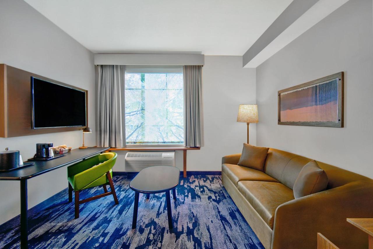 Hotel Fairfield By Marriott & Orlando At Flamingo Crossings Town Center Bay Lake